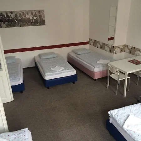 Charles Square Hostel Praga Habitación foto