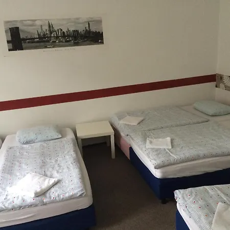 Charles Square Hostel Praga Habitación foto