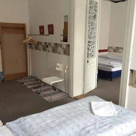 Charles Square Hostel Praga Habitación foto