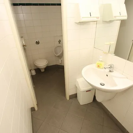 Charles Square Hostel Praga Habitación foto