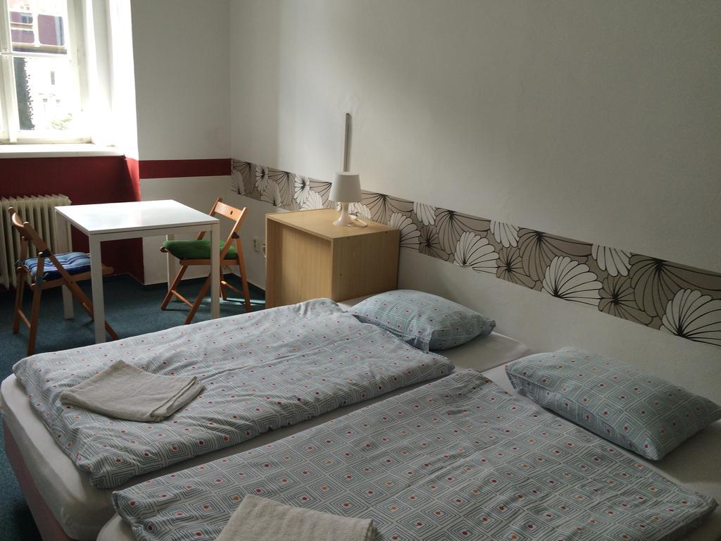 Hotel Charles Square 3*